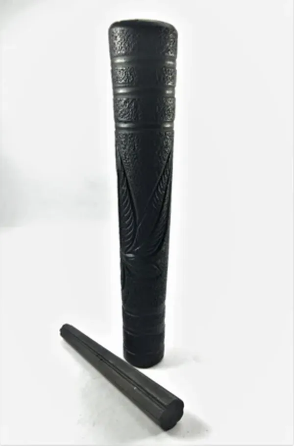Black_Handcrafted_Clay_Décor_Pipe_With_Intricate_Carvings