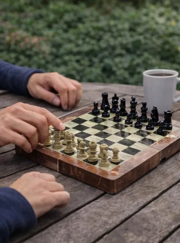 Makrana_marble_Flat_Chess_Board_Set_with_Leather_Box