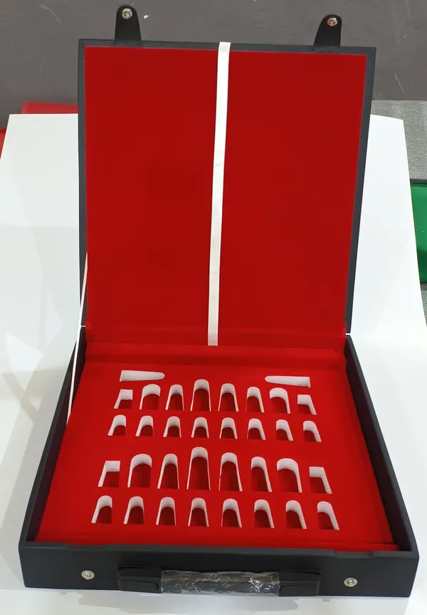 Makrana_marble_Flat_Chess_Board_Set_with_Leather_Box