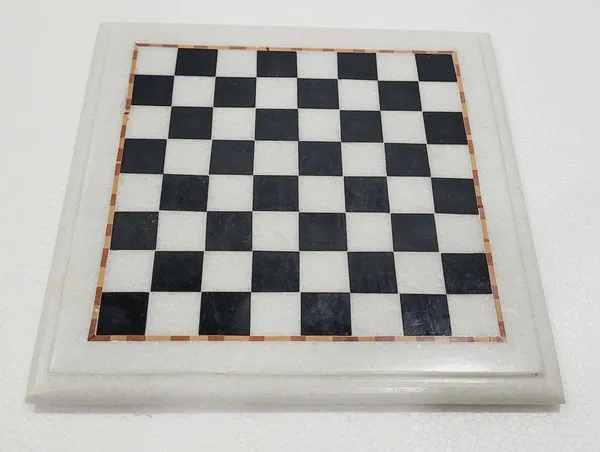 Pink_Classic_Marble_Black_And_White_Chess_Set_With_Storage_Box