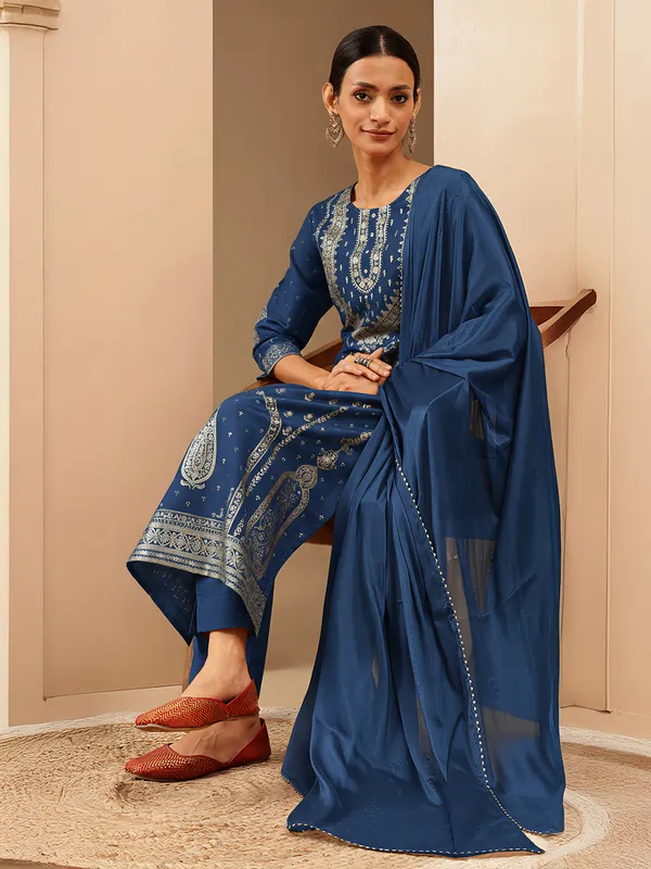 Blue_Silk_Blend_Ethnic_Gold_Printed_Straight_Kurta_Set_For_Women