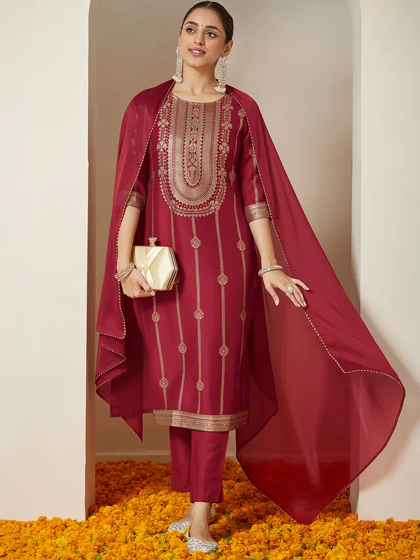 Red_Silk_Blend_Gold_Printed_Straight_Kurta_Set_For_Women