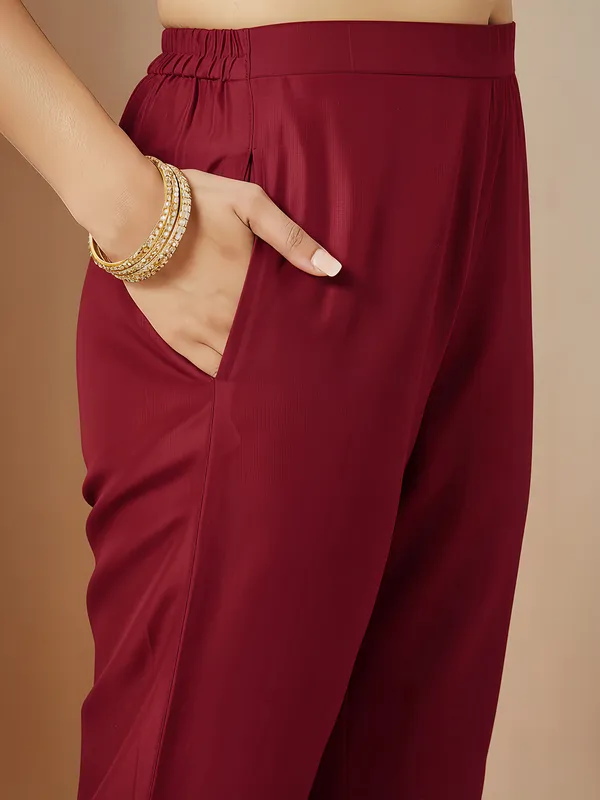 Red_Silk_Blend_Gold_Printed_Straight_Kurta_Set_For_Women