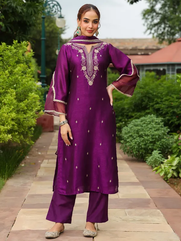 Purple_Cotton_Blend_Floral_Embroidered_Regular_Sequinned_Kurta_With_Trousers_&_With_Dupatta_For_Women