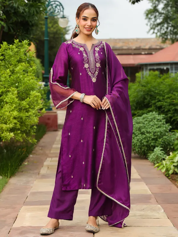 Purple_Cotton_Blend_Floral_Embroidered_Regular_Sequinned_Kurta_With_Trousers_&_With_Dupatta_For_Women