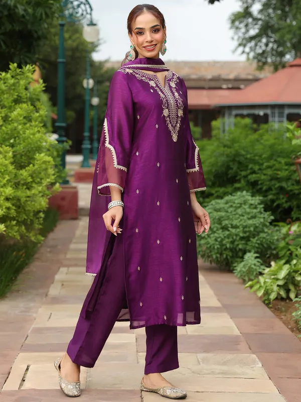 Purple_Cotton_Blend_Floral_Embroidered_Regular_Sequinned_Kurta_With_Trousers_&_With_Dupatta_For_Women