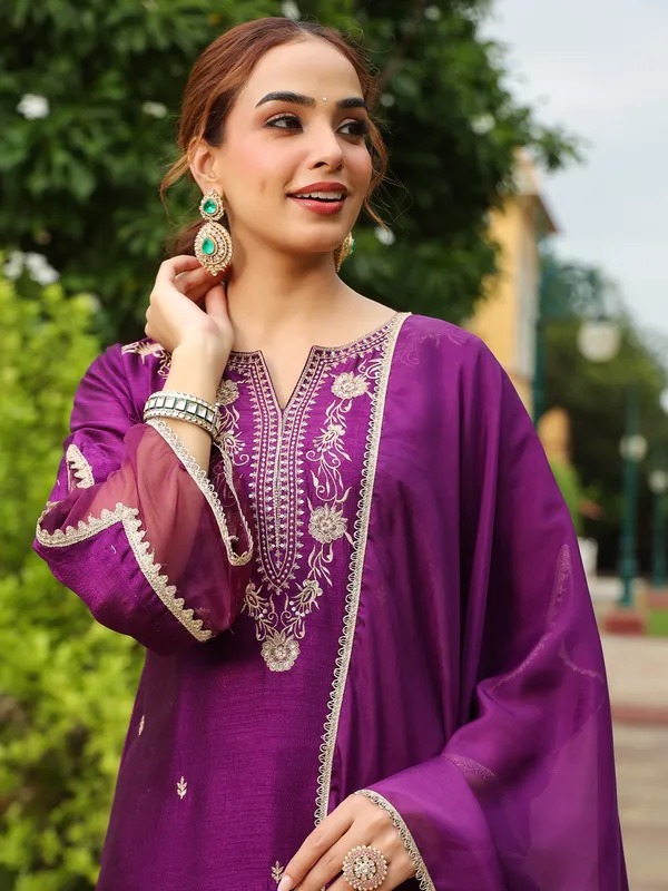 Purple_Cotton_Blend_Floral_Embroidered_Regular_Sequinned_Kurta_With_Trousers_&_With_Dupatta_For_Women