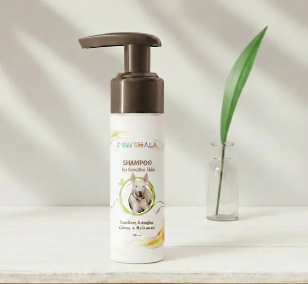 Pawshala_Organic_Dog_Shampoo_For_Sensitive_Skin_-_Natural_Plant-Based_Formula