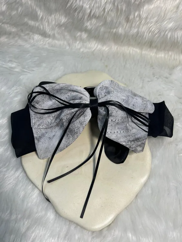 Midnight_Muse_Bow_Claw_Clip_Pack_Of_1