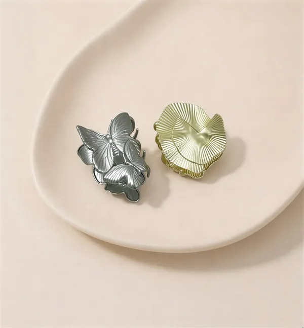 Silver_And_Gold_Elegant_Metal_Hair_Claw_Pack_of_2