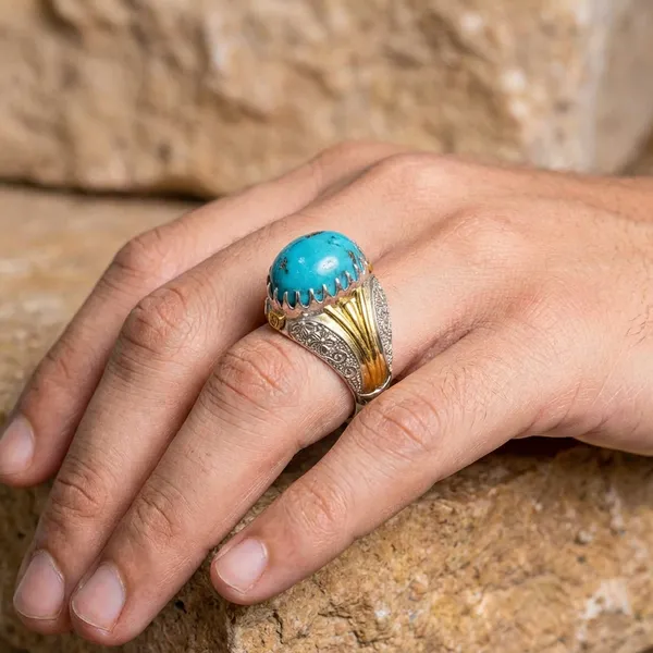 Turquoise_Stone_Ring_With_Ornate_Silver_And_Gold_Tone_Band