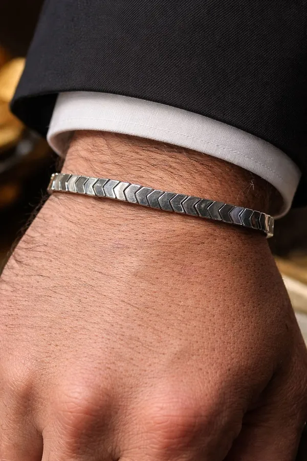 Black_Hamitite_Silver_Toned_Bracelet_Uniqe_For_Unisex