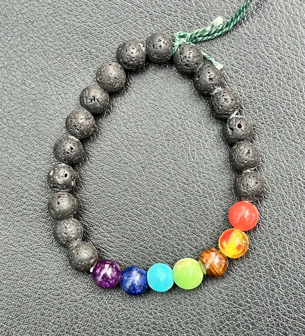 Grey_Natural_Lava_Stone_7_Chakra_Healing_Bracelet_With_Colorful_Crystal_Beads_For_Unisex