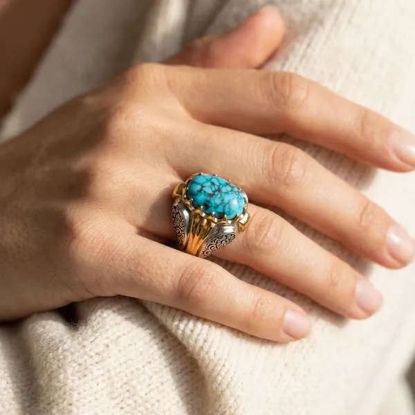 Turquoise_Stone_Ring_With_Silver_And_Gold_Dual_Tone_Engraved_Band