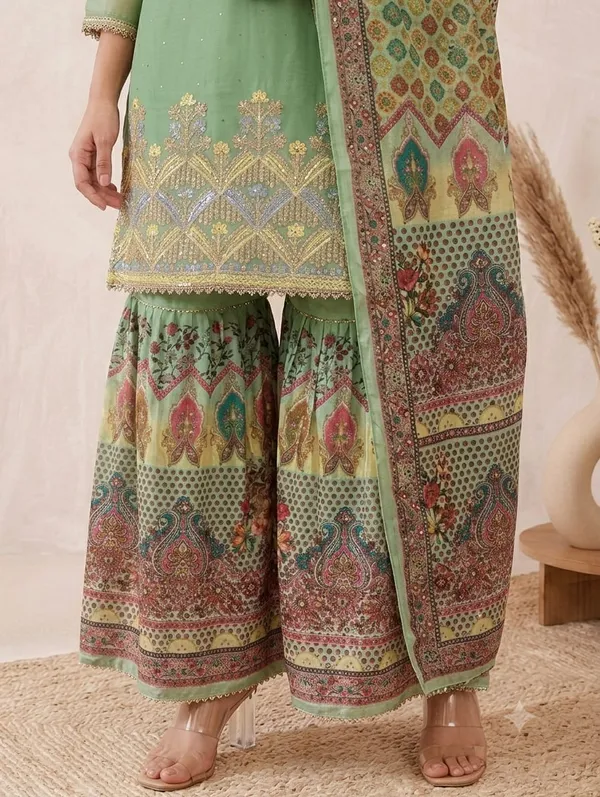 Crunchy_Fabric_Unstich_Suit_With_Digital_Print_Dupatta_And_Crunchy_Fabric_Garara