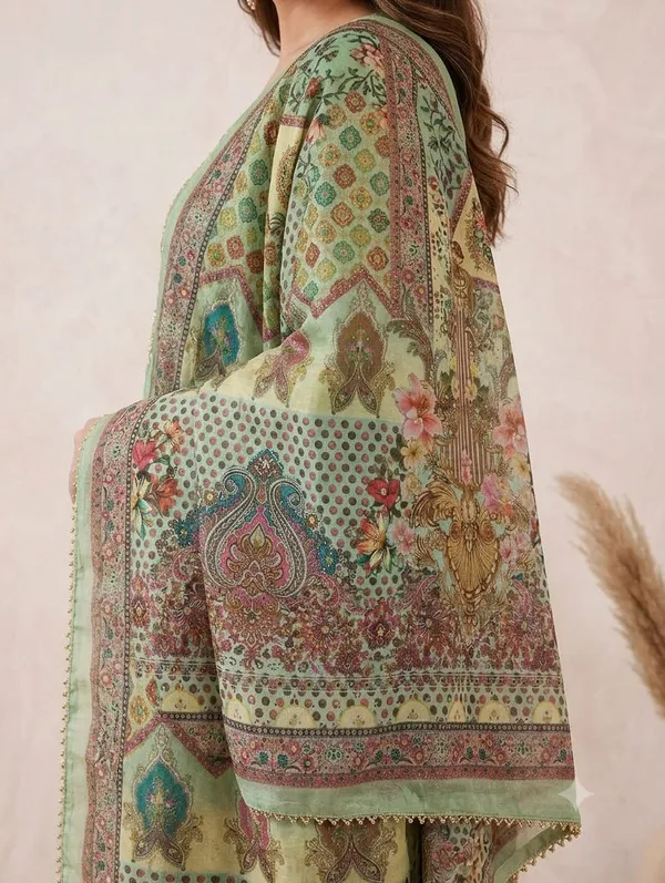 Crunchy_Fabric_Unstich_Suit_With_Digital_Print_Dupatta_And_Crunchy_Fabric_Garara