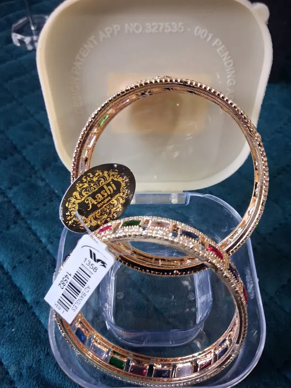Golden_White_Alloy_Bangles_For_Women