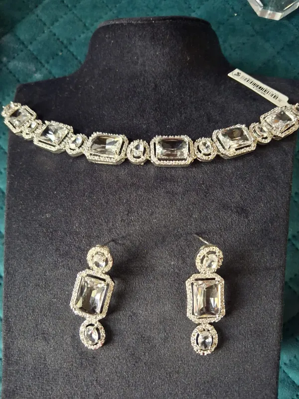 Silver_And_Transparent_Alloy_Necklace_Set_For_Women