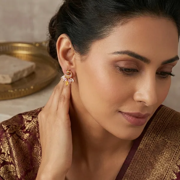 Golden_Alloy_Earrings_For_Women