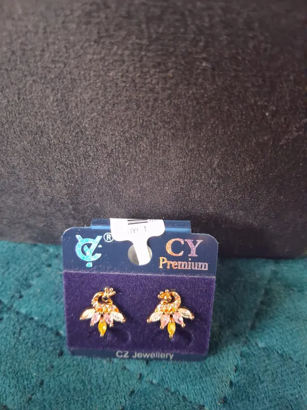 Golden_Alloy_Earrings_For_Women