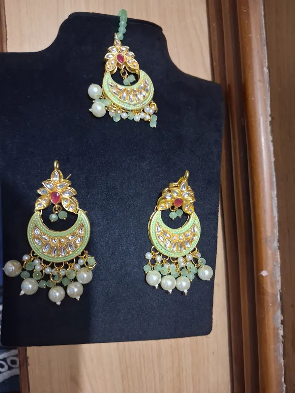 Golden_Brass_Earrings_For_Women