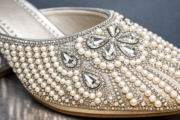 Silver_Pearl_Embellished_Block_Heel_Mules_For_Women