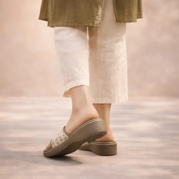 Beige_Comfortable_Wedge_Slide_Sandals_For_Women