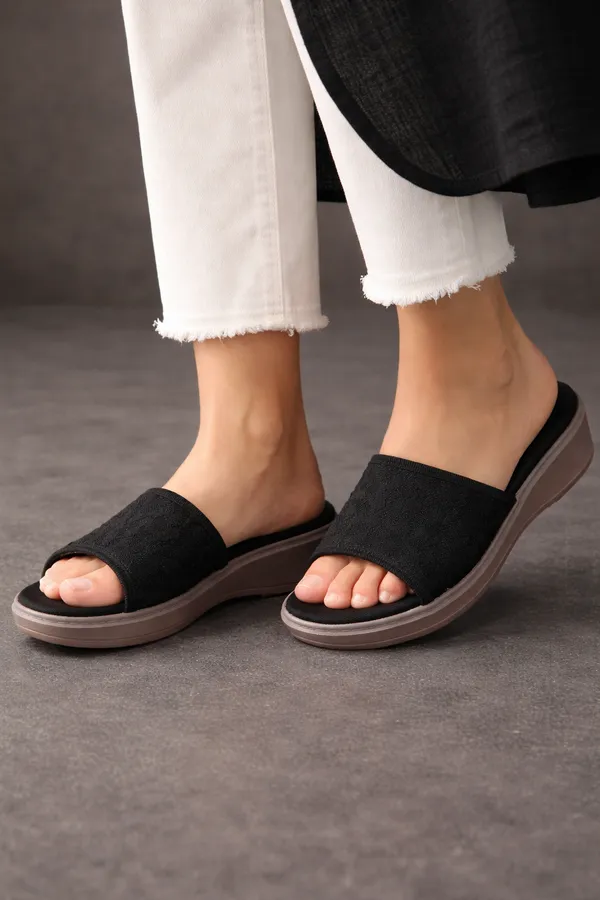 Black_Comfortable_Wedge_Slide_Sandals_For_Women