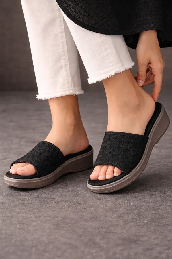 Black_Comfortable_Wedge_Slide_Sandals_For_Women