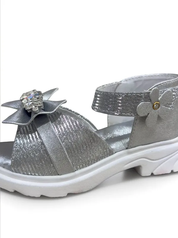 Silver_Little_Diva_Golden_Glam_Sandals_For_Kids_And_Girls