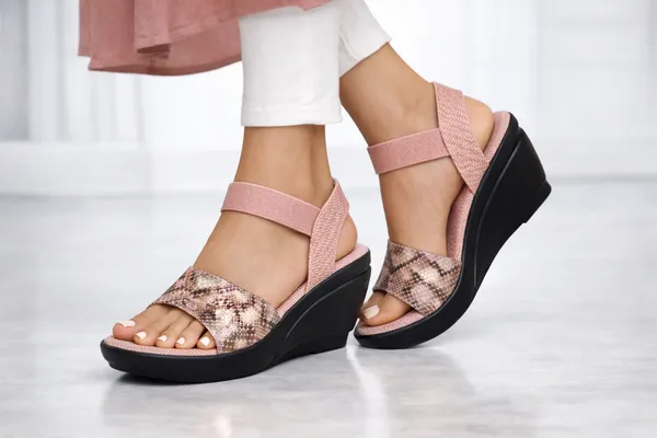 Pink_Stylish_Wedge_Heel_Sandals_For_Women