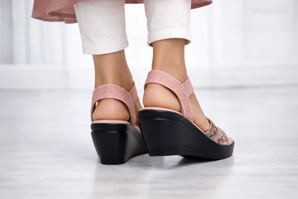 Pink_Stylish_Wedge_Heel_Sandals_For_Women
