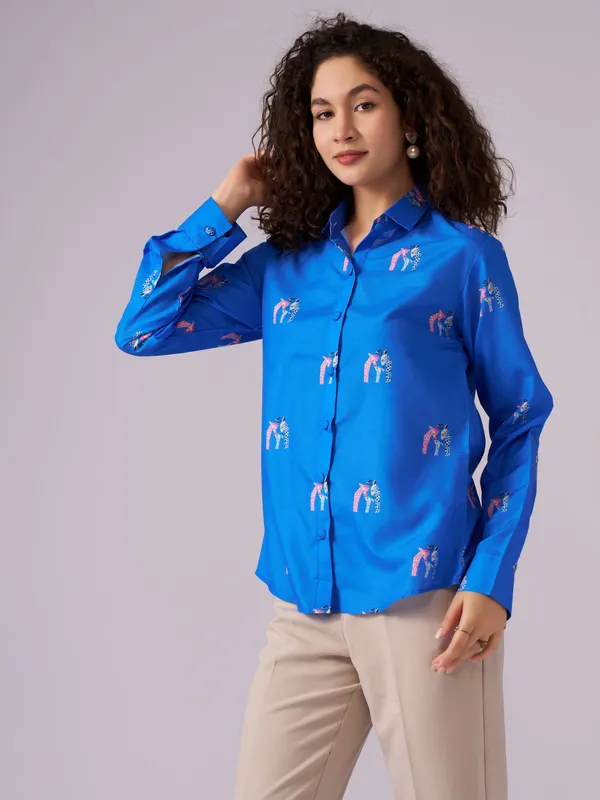 Blue_Giraffe_Printed_Regular_Shirt_For_Women
