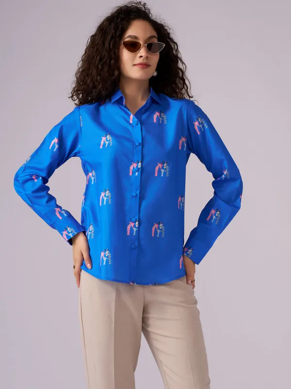 Blue_Giraffe_Printed_Regular_Shirt_For_Women