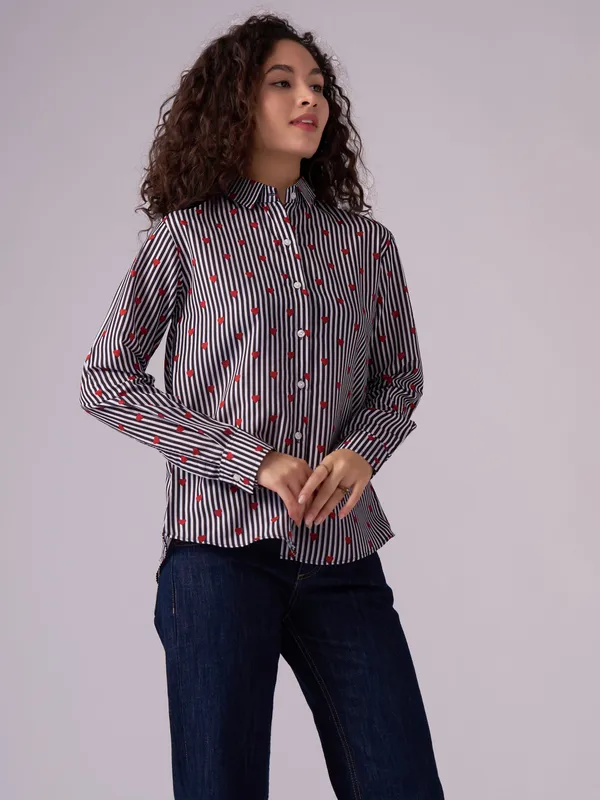 Black_Striped_Heart_Print_Regular_Fit_Shirt_For_Women