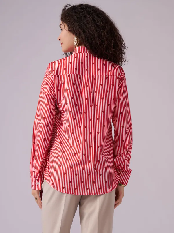 Red_Striped_Heart_Print_Shirt_For_Women