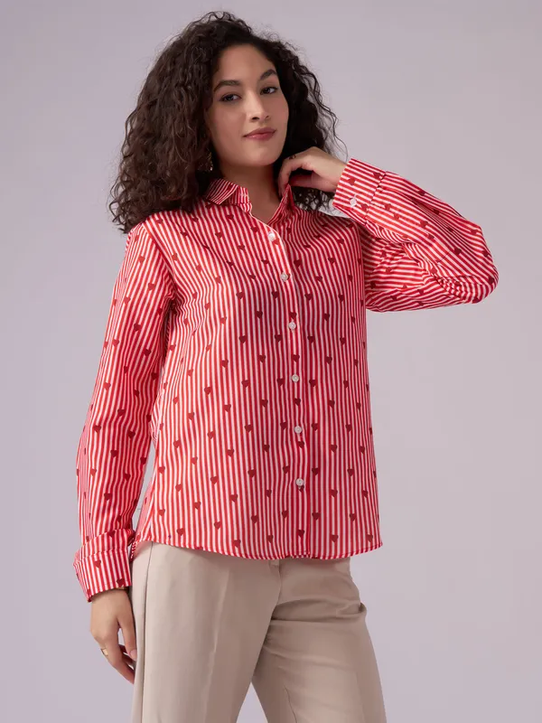 Red_Striped_Heart_Print_Shirt_For_Women