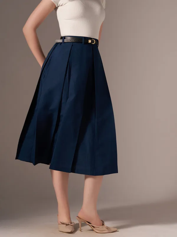 Blue_Cotton_Midi_Fla_Pleated_Skirt_With_Belt_Loop_For_Women