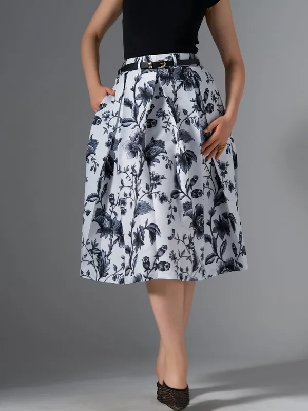 Black-White_Cotton_Midi_Fla_Pleated_Skirt_With_Belt_Loop_For_Women