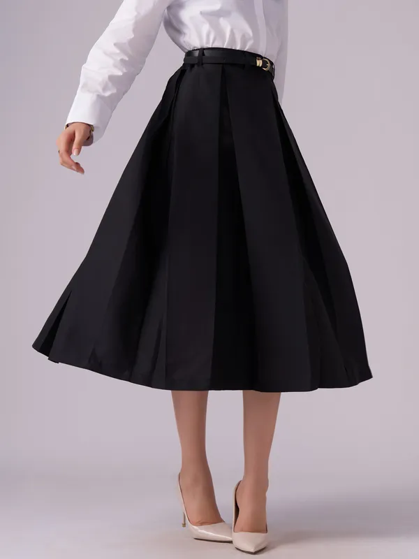 Black_Cotton_Midi_Fla_Pleated_Skirt_With_Belt_Loop_For_Women