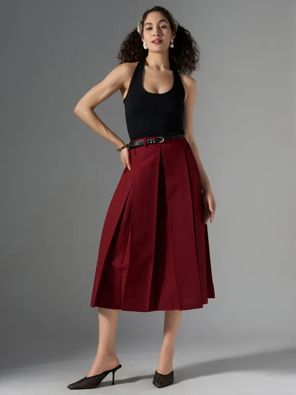 Maroon_Cotton_Midi_Fla_Pleated_Skirt_With_Belt_Loop_For_Women
