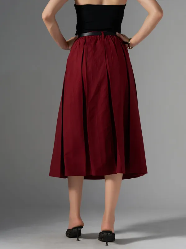 Maroon_Cotton_Midi_Fla_Pleated_Skirt_With_Belt_Loop_For_Women