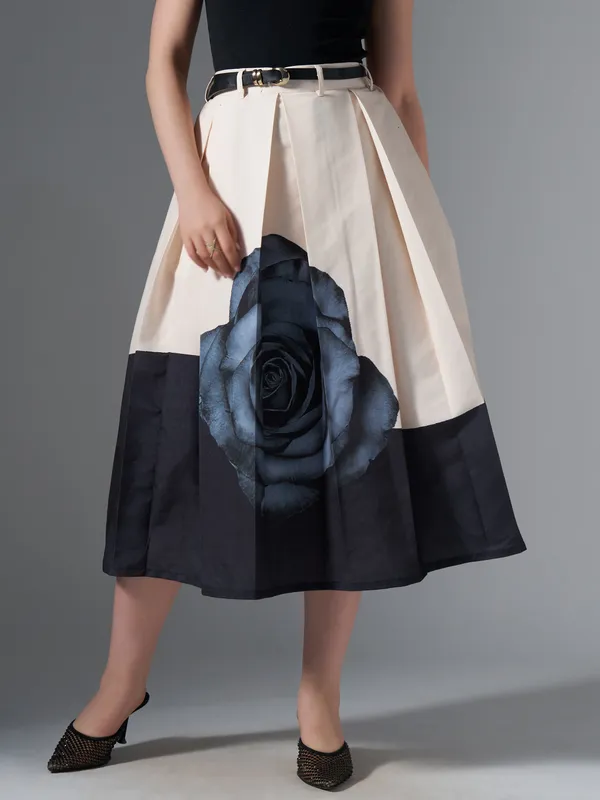 Black_Cotton_Midi_Fla_Pleated_Skirt_With_Belt_Loop_For_Women