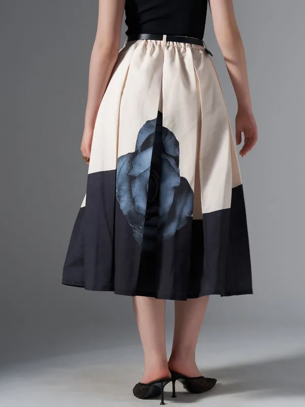Black_Cotton_Midi_Fla_Pleated_Skirt_With_Belt_Loop_For_Women