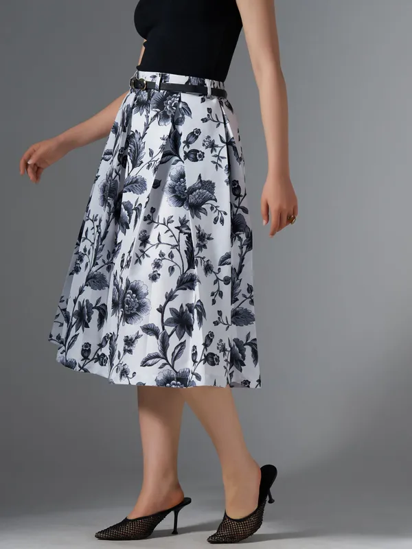 Black-White_Cotton_Midi_Fla_Pleated_Skirt_With_Belt_Loop_For_Women