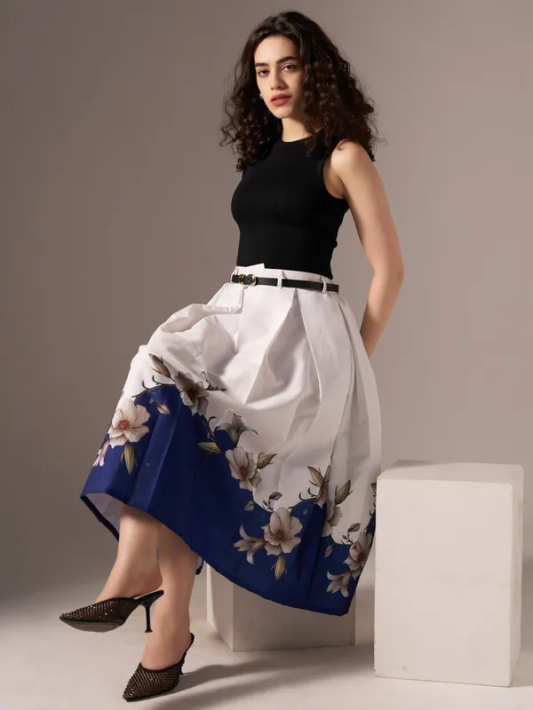 Blue_Cotton_Midi_Fla_Pleated_Skirt_With_Belt_Loop_For_Women