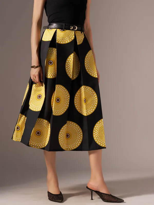 Black-Yellow_Cotton_Midi_Fla_Pleated_Skirt_With_Belt_Loop_For_Women