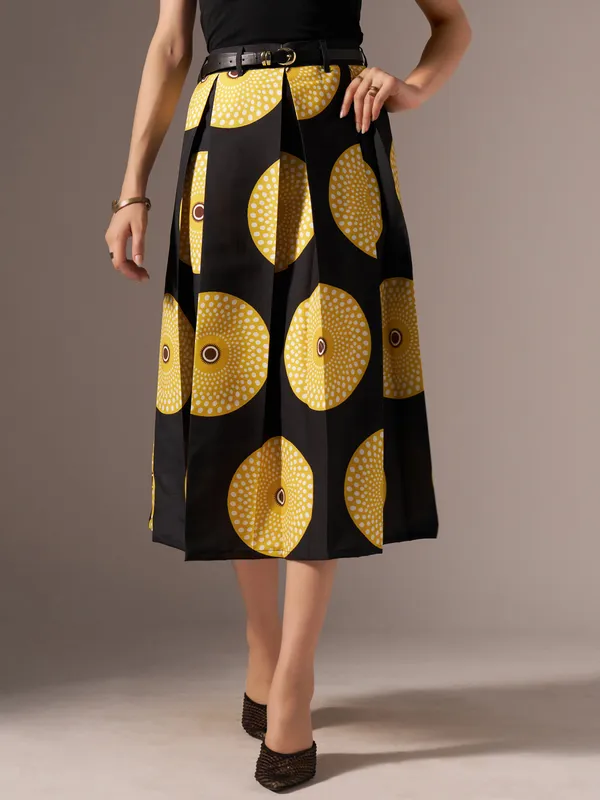 Black-Yellow_Cotton_Midi_Fla_Pleated_Skirt_With_Belt_Loop_For_Women