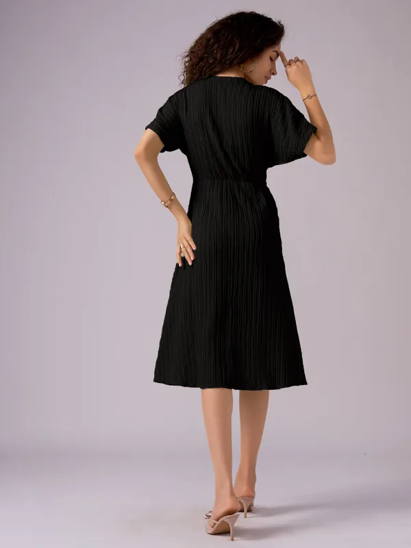Black_Kimono_Sleeve_Crepe_A-Line_Midi_Dress_For_Women
