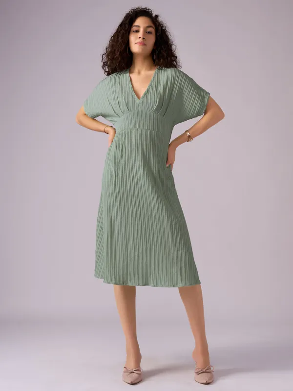 Green_Kimono_Sleeve_Crepe_A-Line_Midi_Dress_For_Women